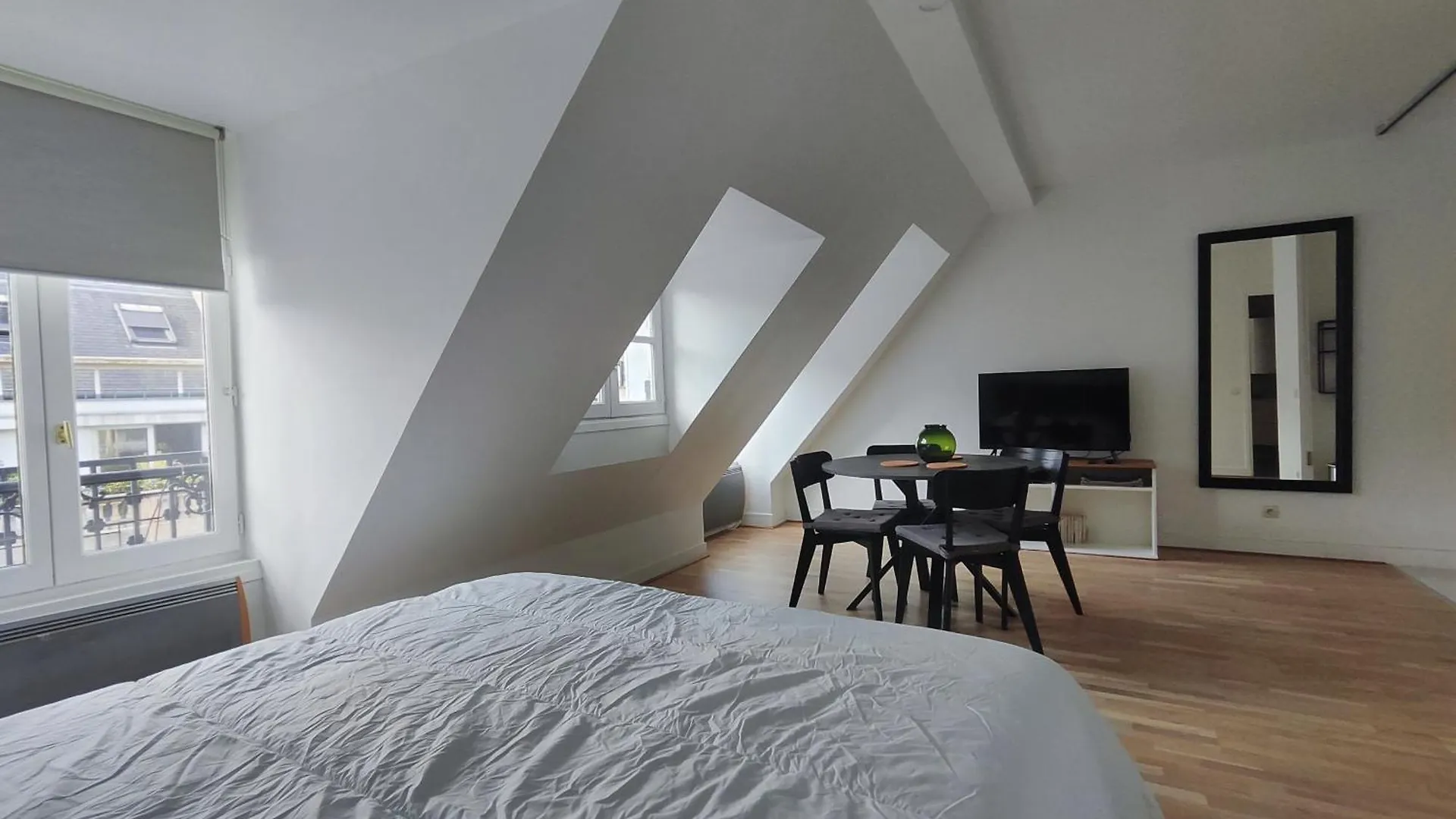 Apartmán Rue De Berri - Paris 8 0*,